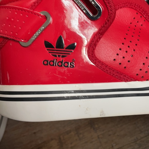 Men’s US 9 Adidas Red and Black Hightops - Picture 5 of 6